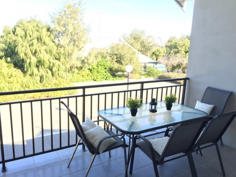 23/2 Robertson Road, Ledge Point WA 6043