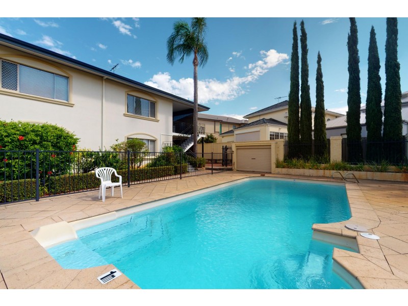 2/57 Park Street, Como WA 6152