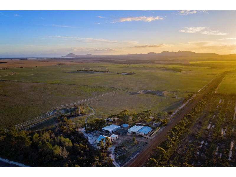 221 Jones Road, Hopetoun WA 6348