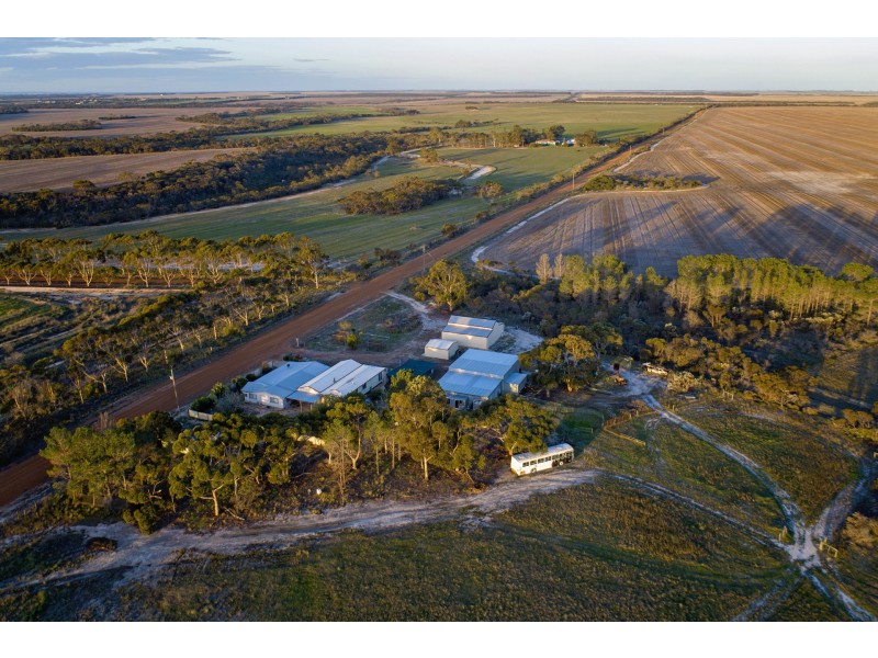 221 Jones Road, Hopetoun WA 6348