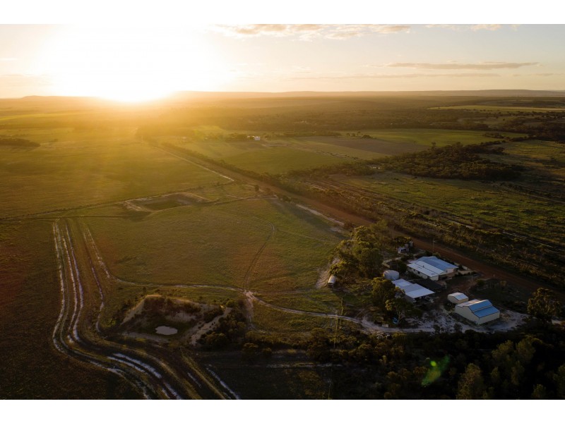 221 Jones Road, Hopetoun WA 6348