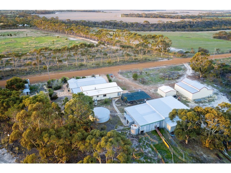 221 Jones Road, Hopetoun WA 6348