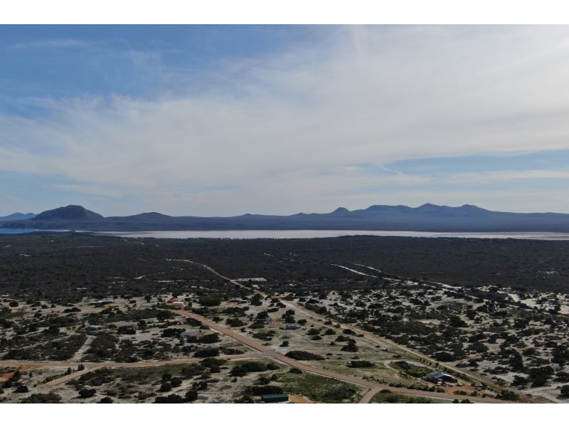 180 Cambewarra Drive, Hopetoun WA 6348