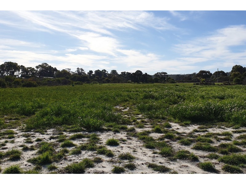 180 Cambewarra Drive, Hopetoun WA 6348