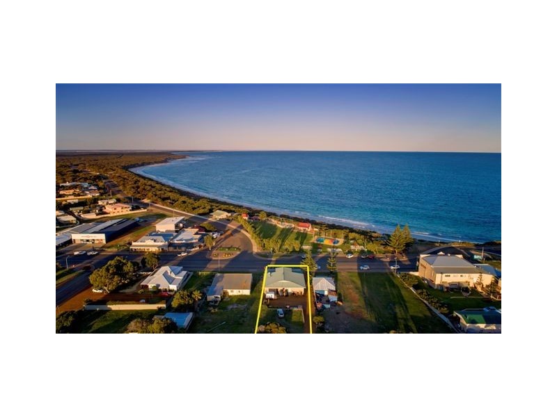 19 Veal Street, Hopetoun WA 6348