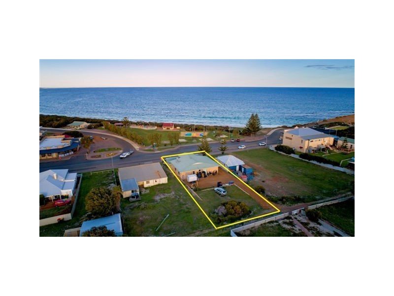 19 Veal Street, Hopetoun WA 6348