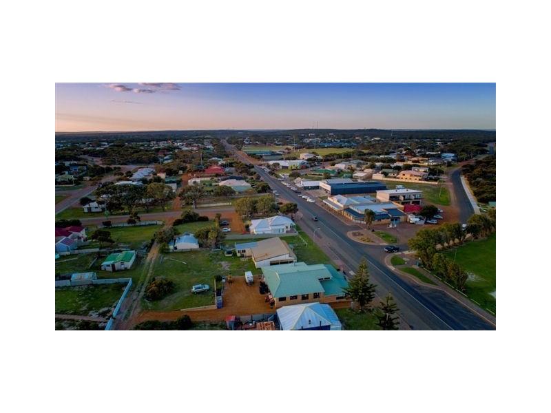 19 Veal Street, Hopetoun WA 6348