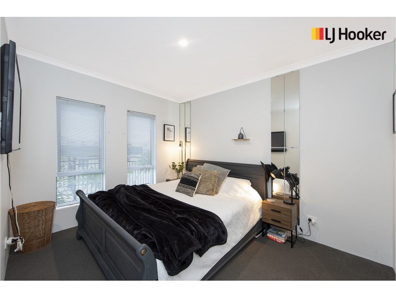 114 Whadjuk Drive, Hammond Park WA 6164