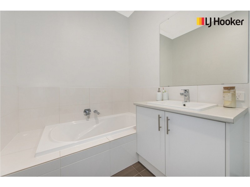 114 Whadjuk Drive, Hammond Park WA 6164