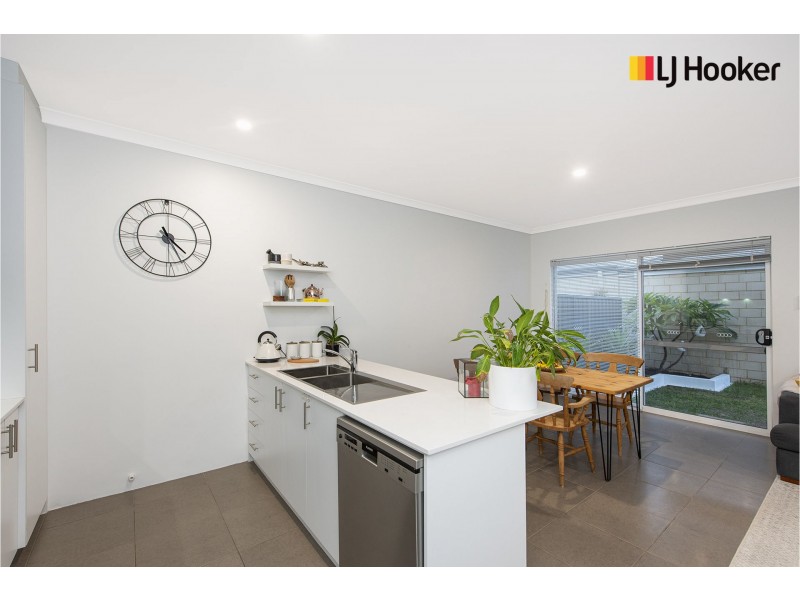 114 Whadjuk Drive, Hammond Park WA 6164