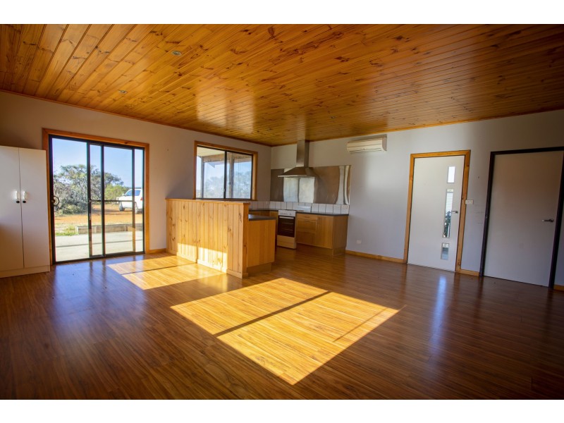 6 Whale Bay Drive, Hopetoun WA 6348