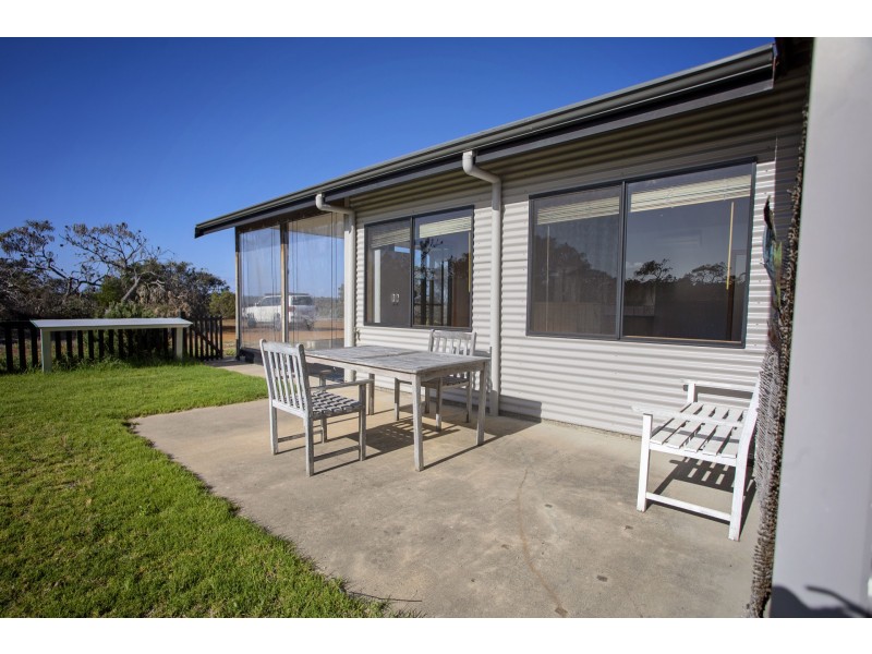6 Whale Bay Drive, Hopetoun WA 6348