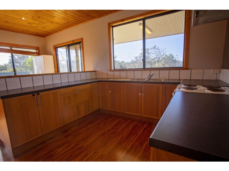 6 Whale Bay Drive, Hopetoun WA 6348