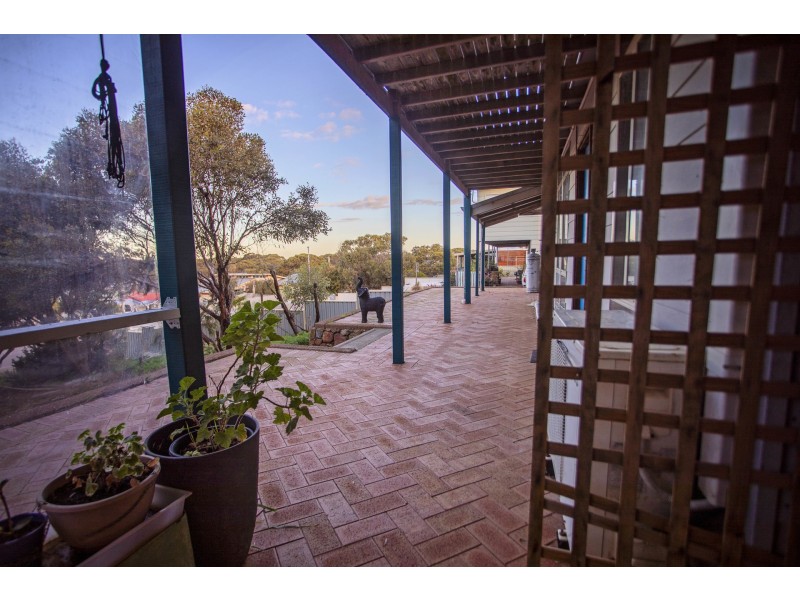 6 Chambers Street, Hopetoun WA 6348