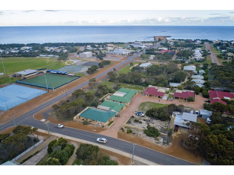 1/3 Raglan Street, Hopetoun WA 6348