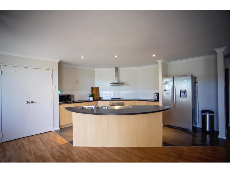 1/3 Raglan Street, Hopetoun WA 6348