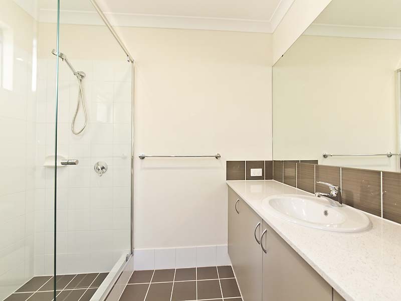 8 Venus Lane, Wandi WA 6167