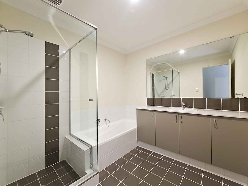 8 Venus Lane, Wandi WA 6167