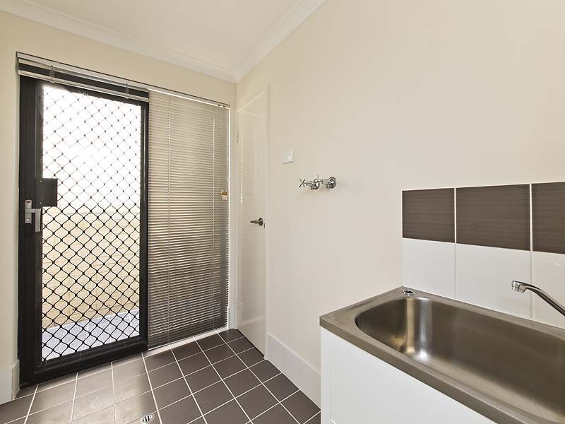 8 Venus Lane, Wandi WA 6167