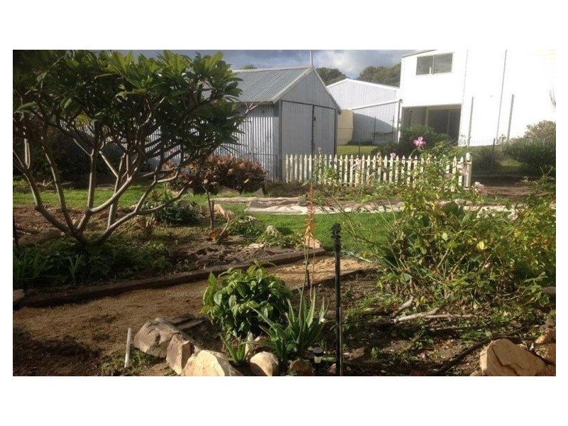 6 Raglan Road, Hopetoun WA 6348