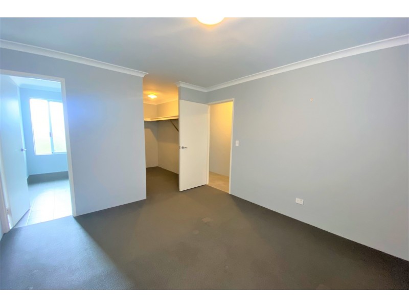 4 Highton Crescent, Caversham WA 6055