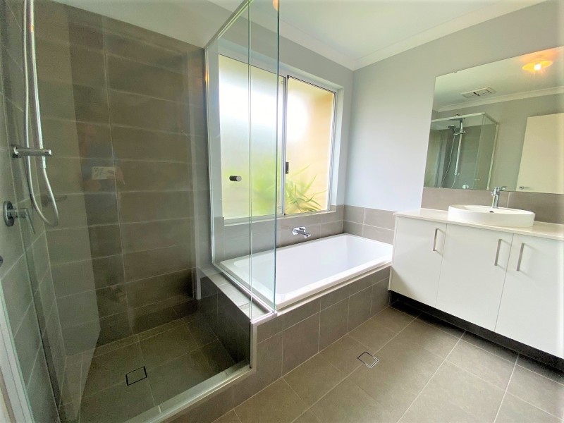 4 Highton Crescent, Caversham WA 6055