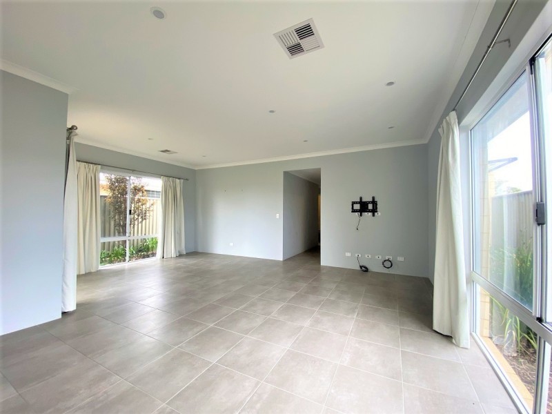 4 Highton Crescent, Caversham WA 6055