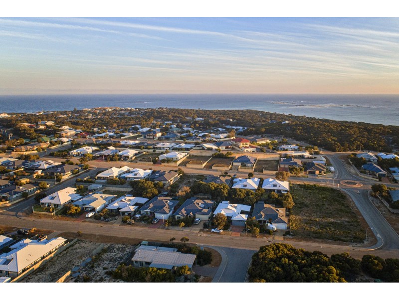 2 Rob Roy Avenue, Hopetoun WA 6348