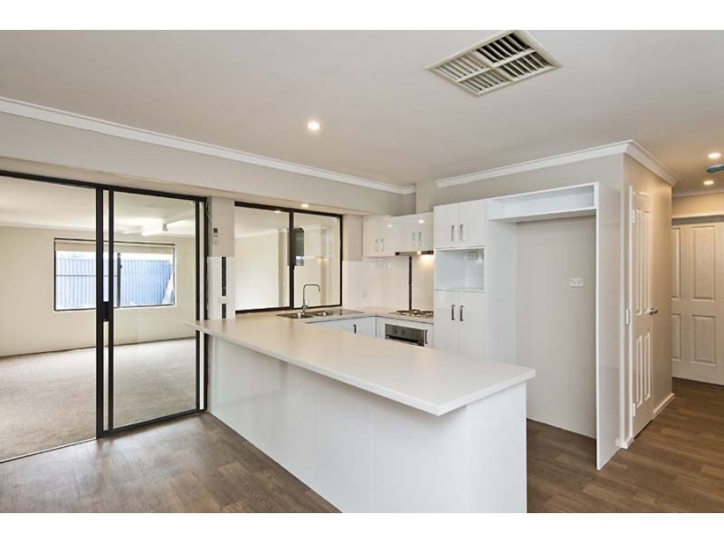 6 Beechcroft Place, Camillo WA 6111