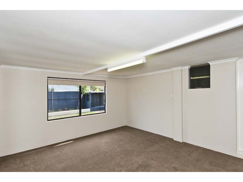 6 Beechcroft Place, Camillo WA 6111