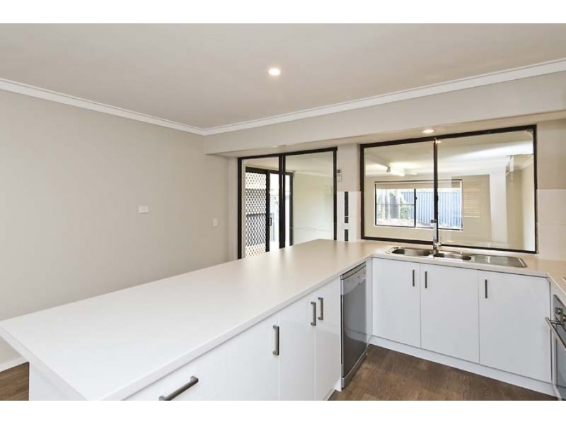 6 Beechcroft Place, Camillo WA 6111
