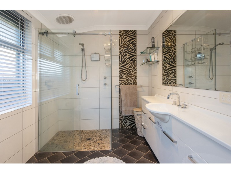 8 Estuary Way, Heathridge WA 6027