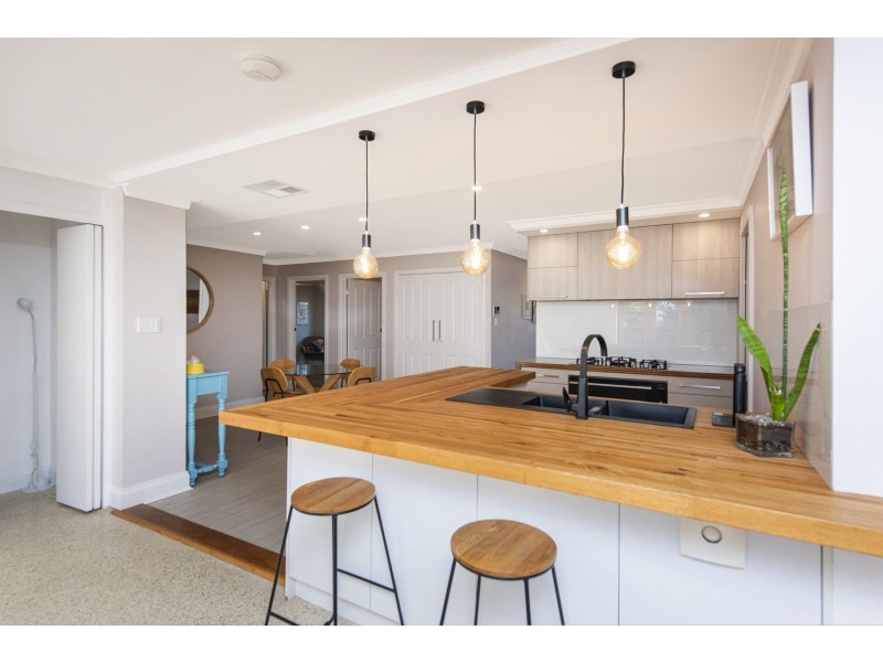 8 Estuary Way, Heathridge WA 6027