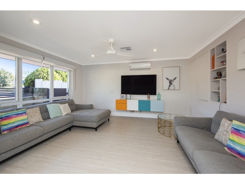 8 Estuary Way, Heathridge WA 6027