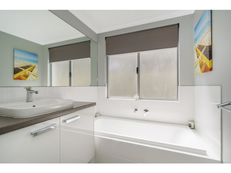 20 Seascape Road, Jindalee WA 6036