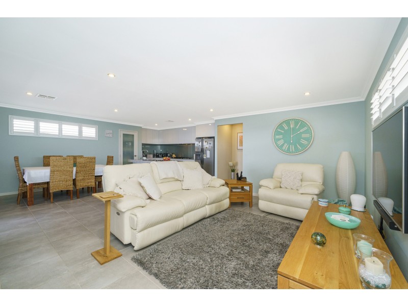 20 Seascape Road, Jindalee WA 6036