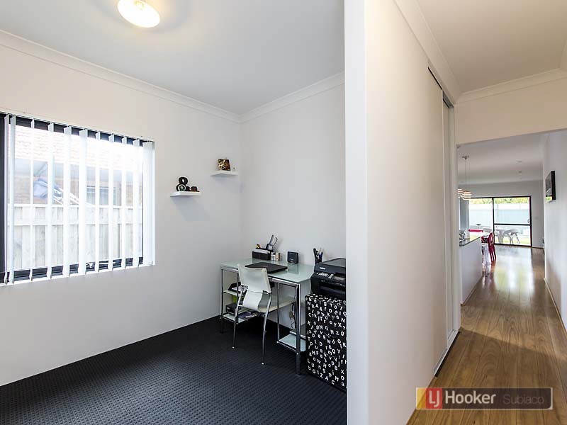 4 Ware Street, Embleton WA 6062