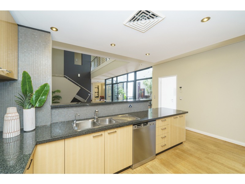 9 Tallow Tree Crescent, Subiaco WA 6008