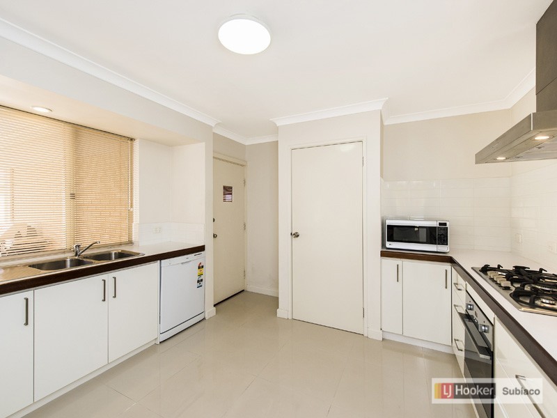 36 Admiralty Crescent, Halls Head WA 6210