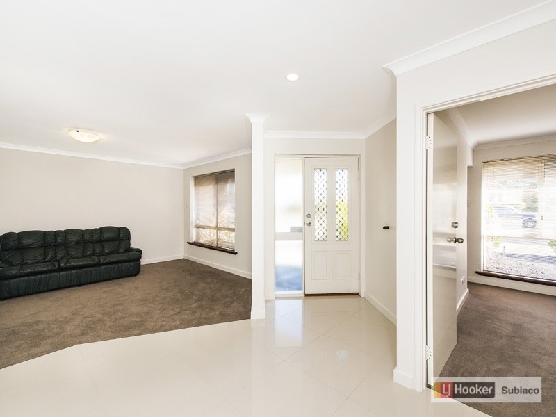 36 Admiralty Crescent, Halls Head WA 6210