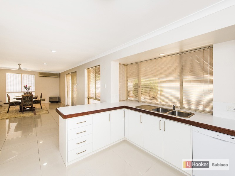 36 Admiralty Crescent, Halls Head WA 6210