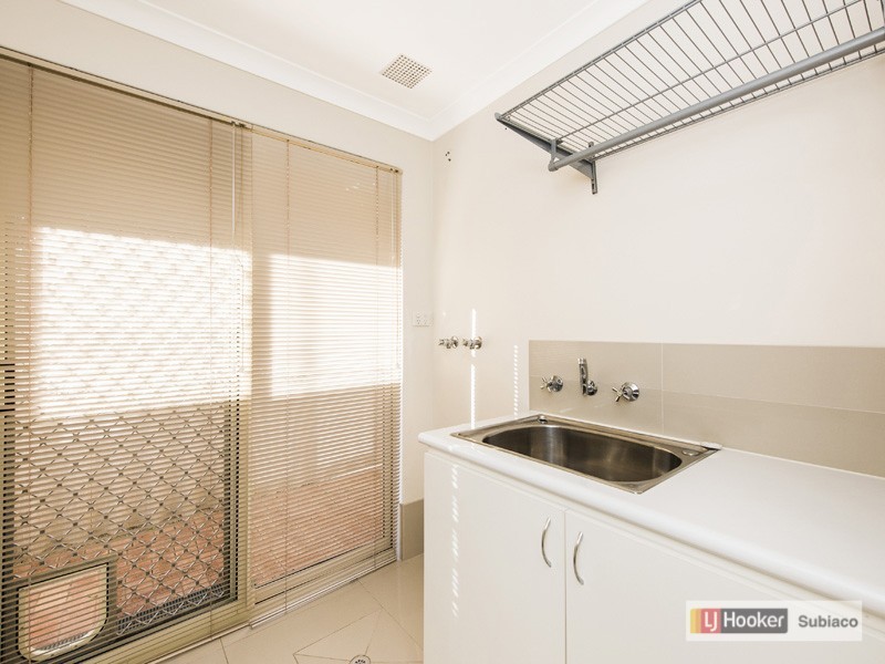 36 Admiralty Crescent, Halls Head WA 6210