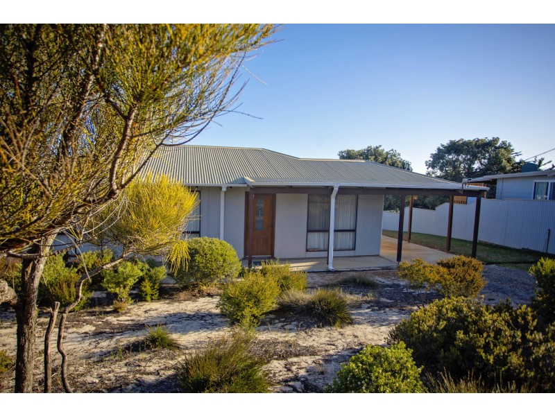 14 Culham Street, Hopetoun WA 6348