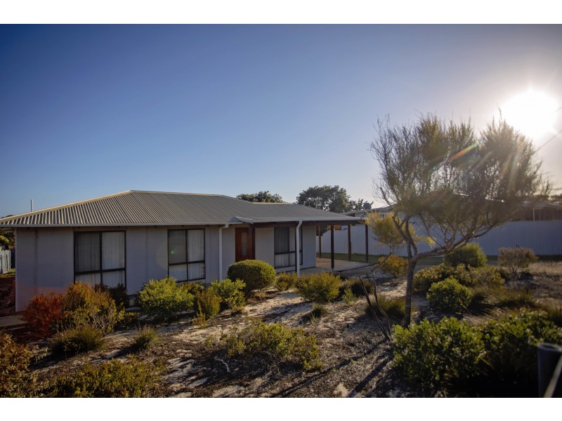 14 Culham Street, Hopetoun WA 6348