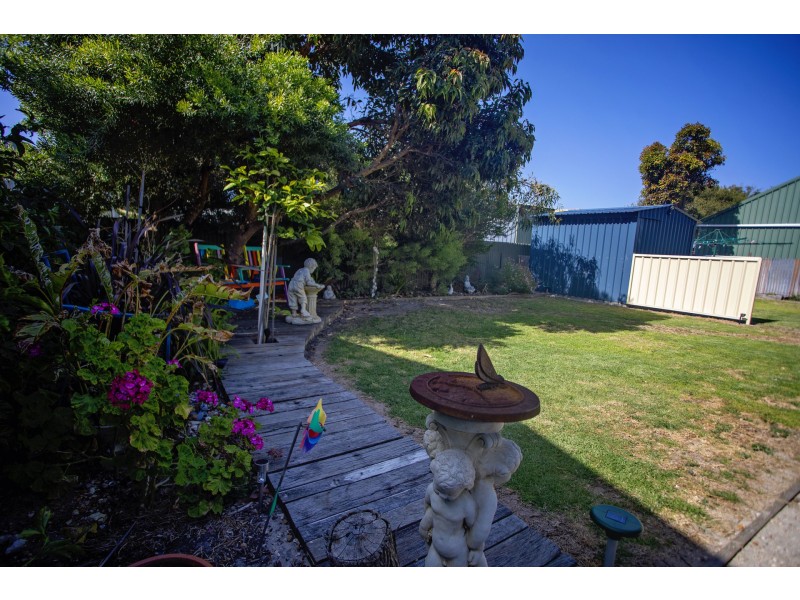 9 Price Street, Hopetoun WA 6348