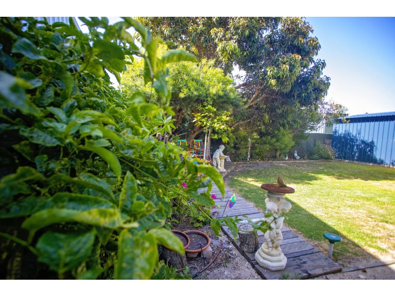 9 Price Street, Hopetoun WA 6348