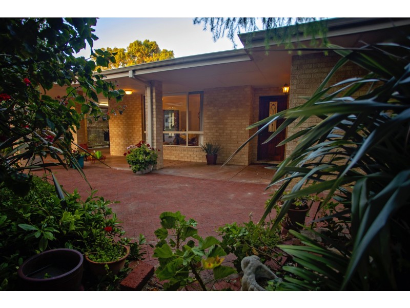 28 Raglan Street, Hopetoun WA 6348