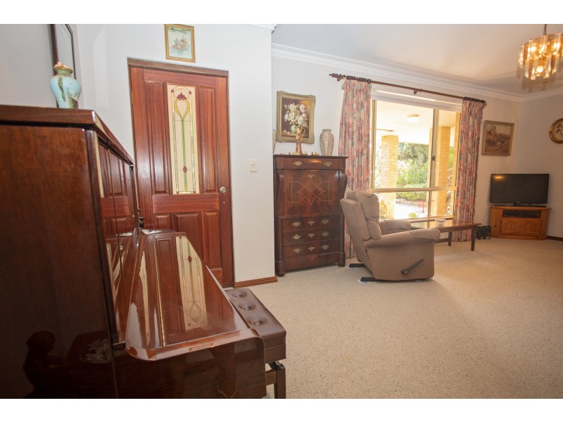 28 Raglan Street, Hopetoun WA 6348