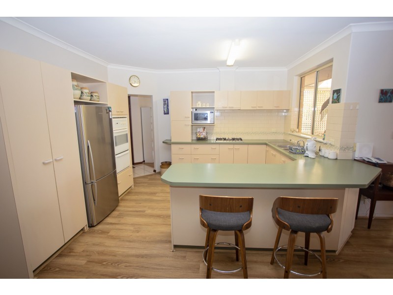 28 Raglan Street, Hopetoun WA 6348