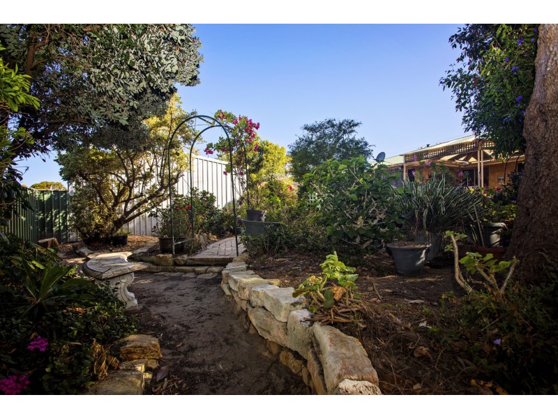 28 Raglan Street, Hopetoun WA 6348